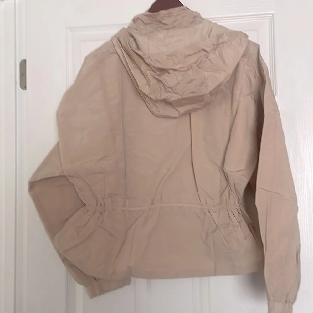 RLX Ralph Lauren Beige Women's Windbreaker Jacket Is NWT. Sz Small. - Picture 2 of 7